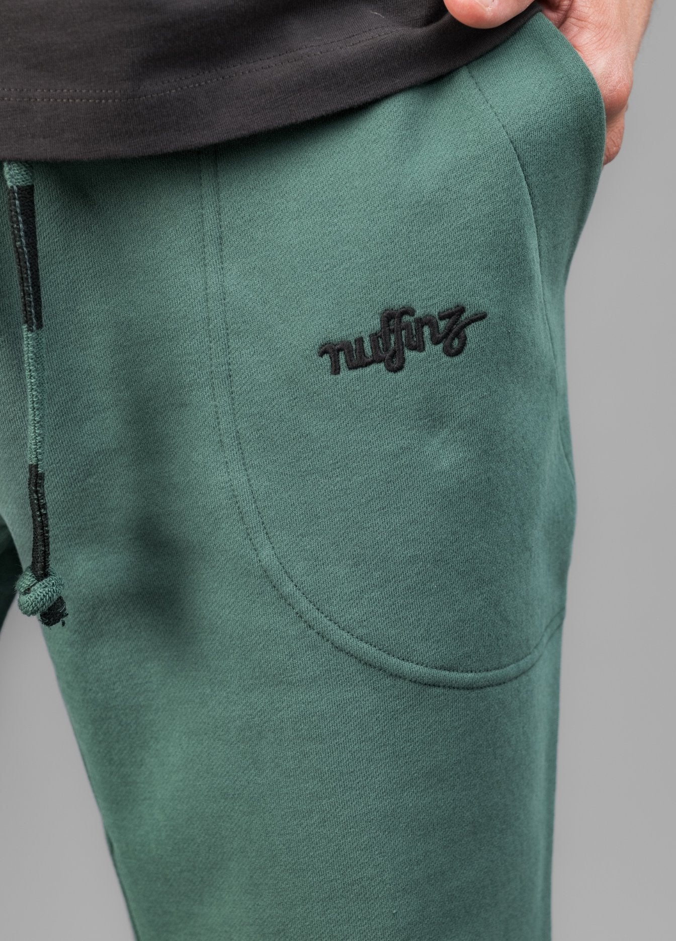 MALLARD GREEN SOLID SHORTS