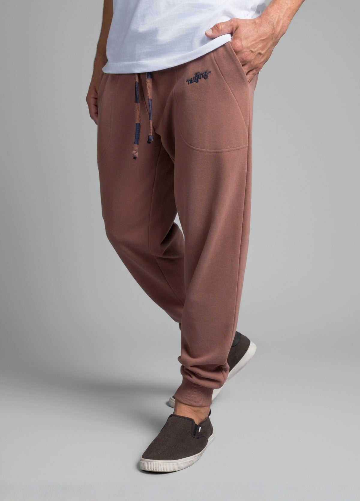 NUTMEG SOLID PANTS